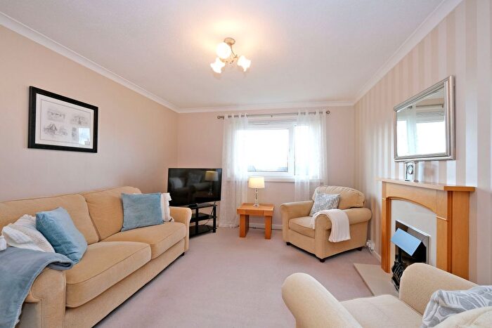 2 Bedroom Flat For Sale In Cairnvale Terrace, Kincorth, Aberdeen, AB12