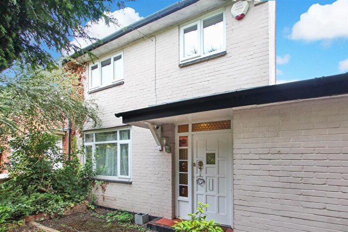 3 Bedroom End Of Terrace House To Rent In Prestwick Road, Watford, WD19