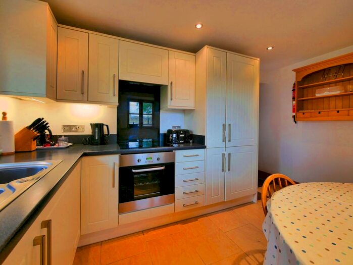 2 Bedroom Cottage To Rent In Calcot, Coln St Dennis, GL54