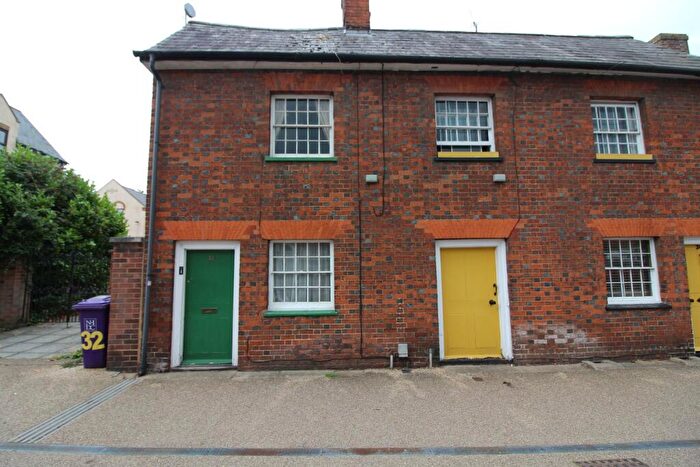 2 Bedroom Cottage For Sale In Whitehorse Street, Baldock, SG7