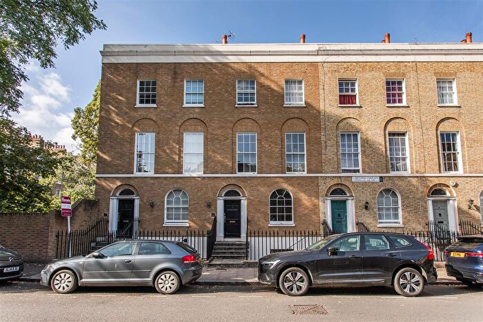 2 Bedroom Flat For Sale In Tredegar Square, Mile End, E3