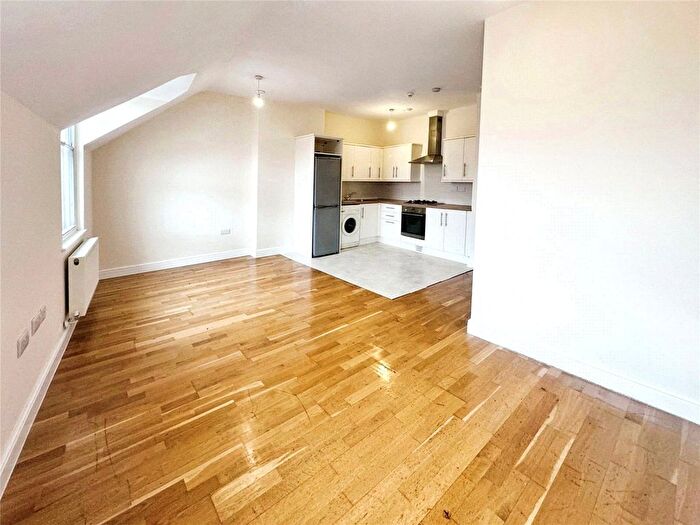 1 Bedroom Flat To Rent In High Street, Tonbridge, TN9