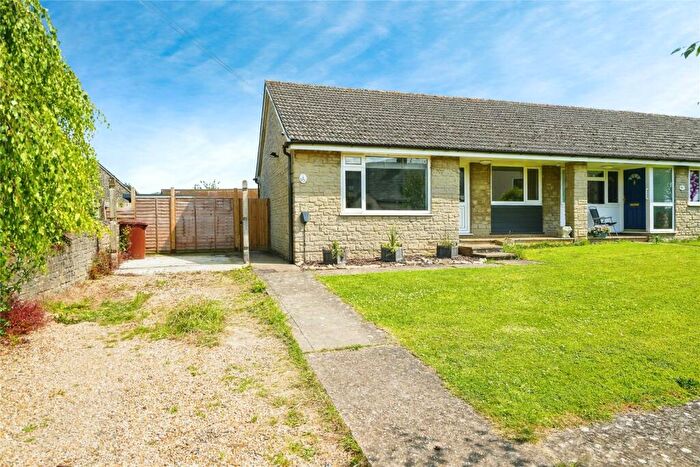 2 Bedroom Bungalow For Sale In Bainton Road, Hethe, Bicester, Oxfordshire, OX27