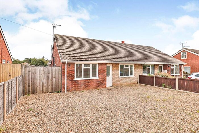 3 Bedroom Bungalow To Rent In Gowing Road, Norwich, NR6