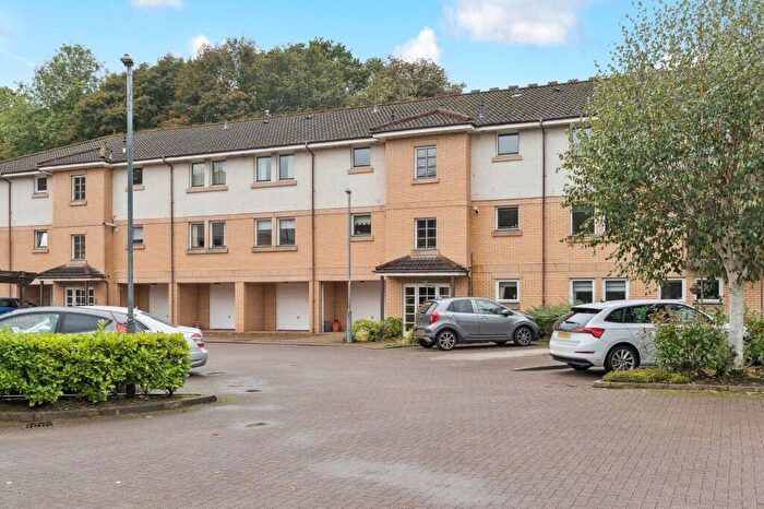 2 Bedroom Flat For Sale In Burnmouth Place, Bearsden, G61