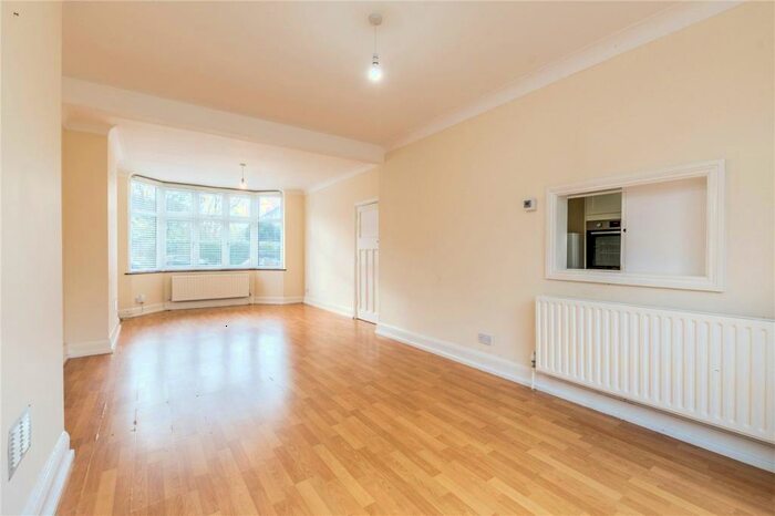 3 Bedroom Terraced House To Rent In Melford Road, East Dulwich, London, SE22