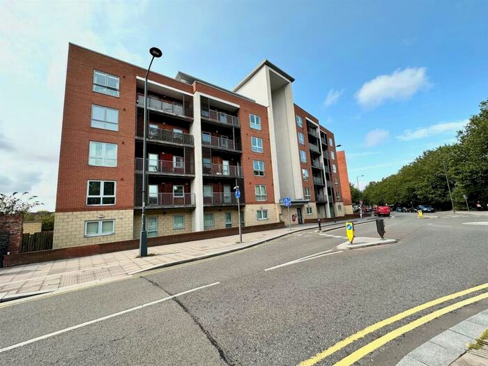 2 Bedroom Apartment To Rent In Park Lane Plaza, Jamaica Street, Liverpool, L1