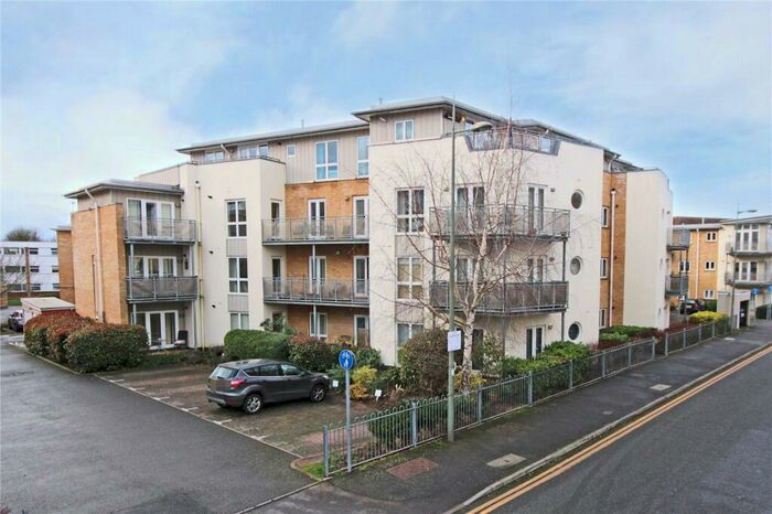 2 Bedroom Apartment To Rent In Chertsey, Surrey, KT16