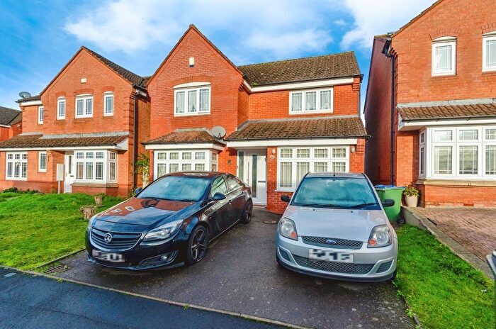 5 Bedroom Detached House For Sale In Aster Way, Walsall, WS5