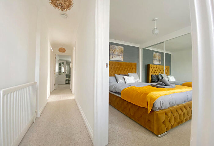 2 Bedroom Flat To Rent In Churchill Lodge, Alumdale Road, Bournemouth, Dorset, BH4