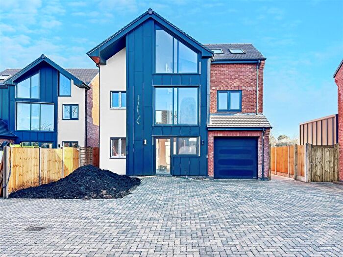 5 Bedroom Detached House For Sale In Bosworth Close, Broughton Astley., LE9