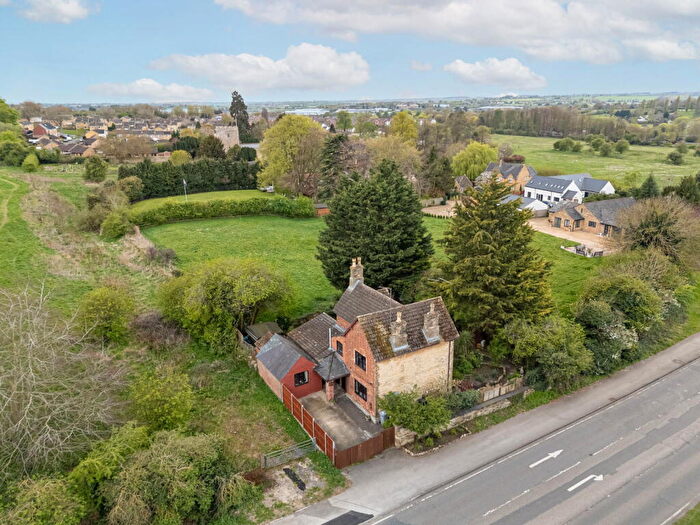 3 Bedroom Detached House For Sale In Barton Road, Barton Seagrave, NN15