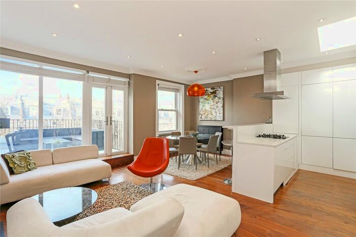 3 Bedroom Flat To Rent In Nevern Square, London, SW5