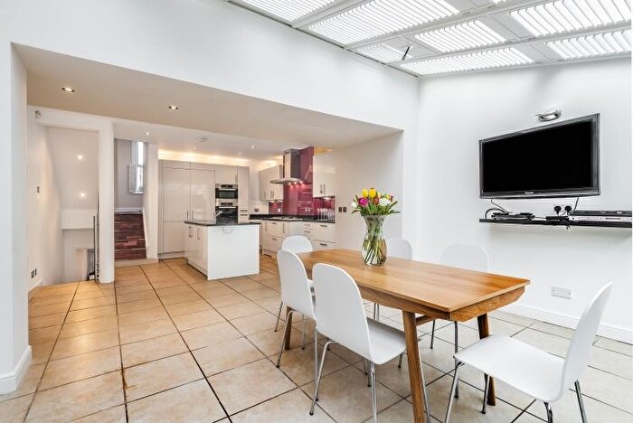 4 Bedroom Flat To Rent In Anselm Road, London, SW6