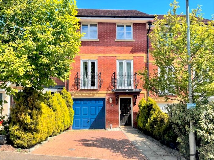 4 Bedroom Terraced House To Rent In Etchingham Drive, St. Leonards-On-Sea, TN38