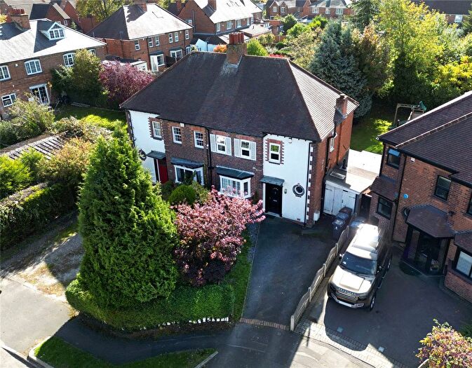 3 Bedroom Semi Detached House For Sale In Newnham Road, Birmingham, West Midlands, B16