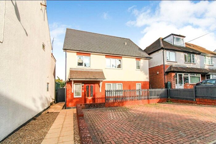 1 Bedroom Flat For Sale In Yeovil Road, Farnborough, Hampshire, GU14