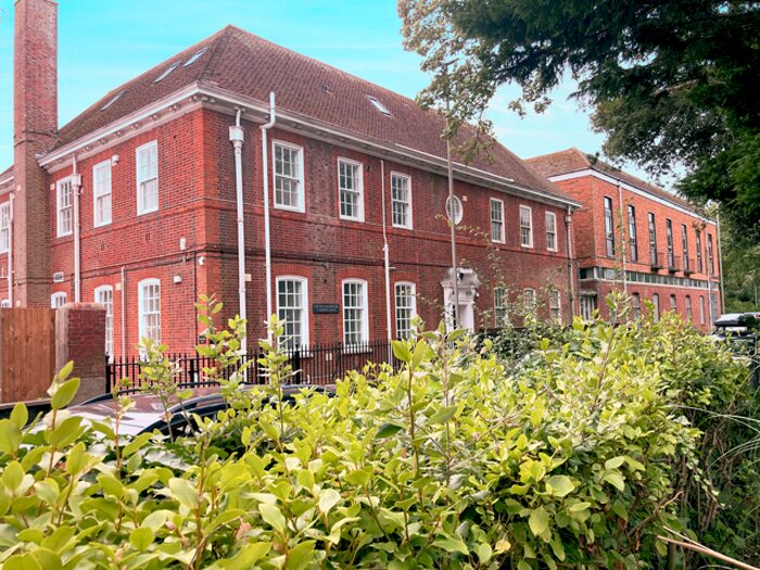 2 Bedroom Flat To Rent In Sopers Lane, Christchurch, BH23