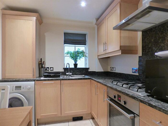 2 Bedroom Flat To Rent In Mair Court, Wigginton Road, Tamworth, B79