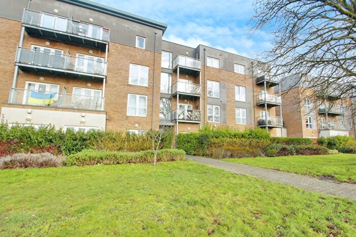 3 Bedroom Flat For Sale In Regents Lodge, Porters Way, West Drayton, UB7