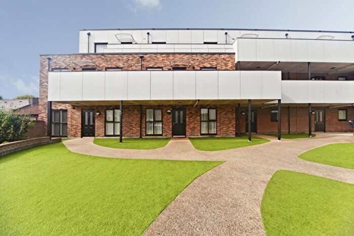 2 Bedroom Flat For Sale In Sanderstead Road, South Croydon, CR2