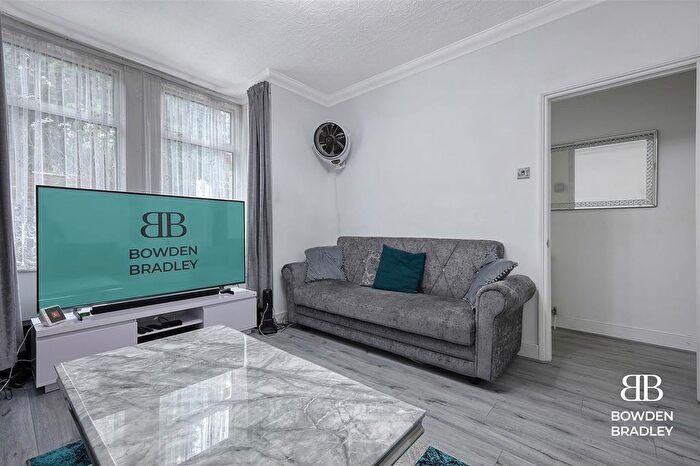 3 Bedroom Terraced House For Sale In Wellesley Road, London, E17