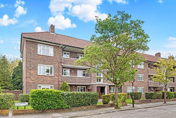 2 Bedroom Flat For Sale In Sycamore Road, Wimbledon, SW19