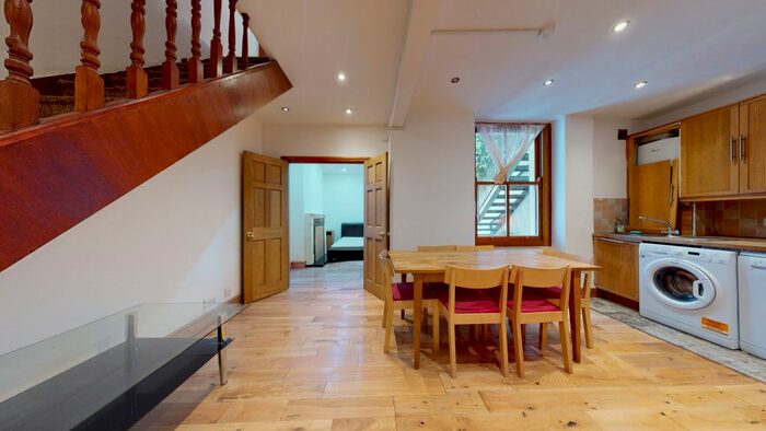 2 Bedroom Flat To Rent In Longridge Road, London, SW5