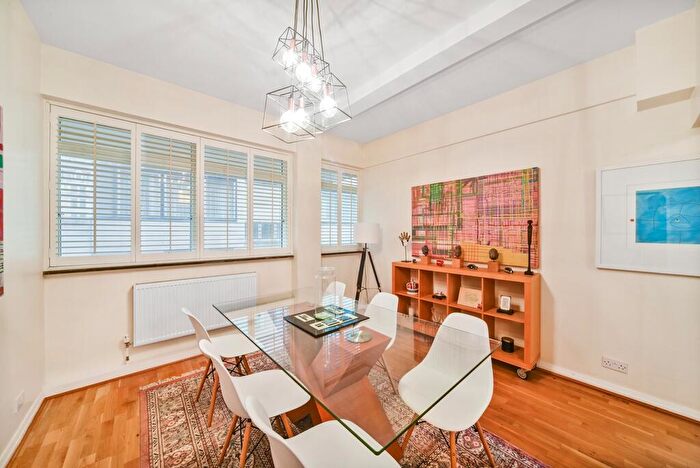 2 Bedroom Apartment For Sale In Amen Lodge, City Of London, EC4M