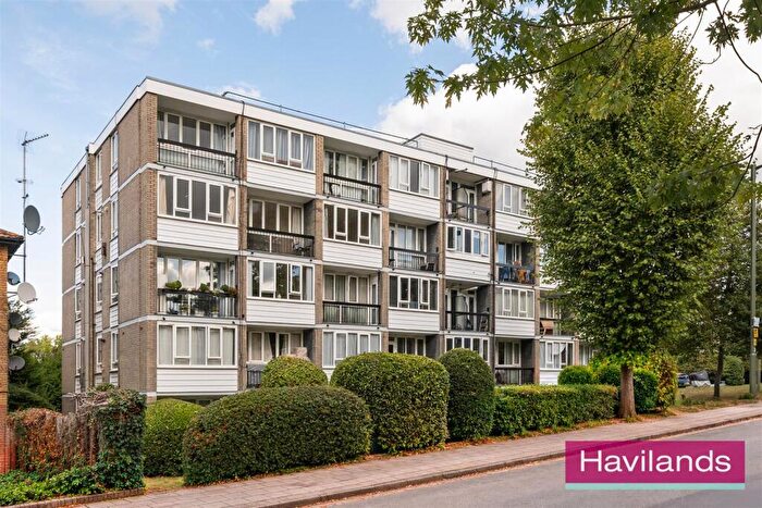 2 Bedroom Flat To Rent In Ashbourne Court, N12