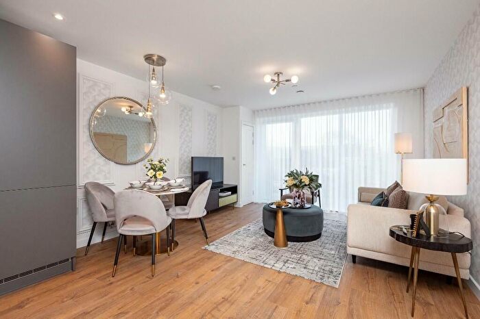 2 Bedroom Flat For Sale In "Avebury " At Tiltman Avenue, Greenhithe, DA9