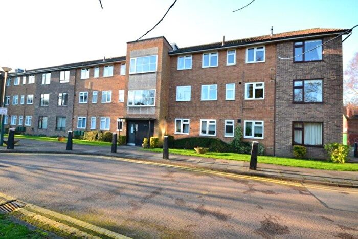 3 Bedroom Flat To Rent In Dukes Drive, Leicester, LE2