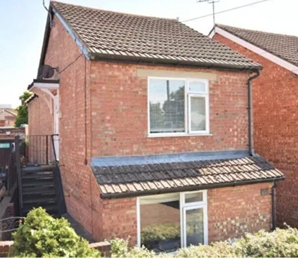 2 Bedroom Flat To Rent In St James Road, Sevenoaks, Kent, TN13