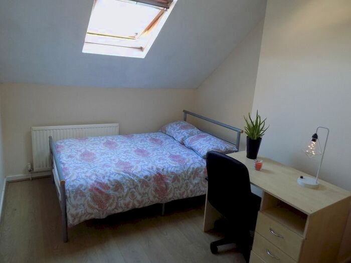 4 Bedroom Flat To Rent In Salisbury Road, Cathays, Cradiff, CF24