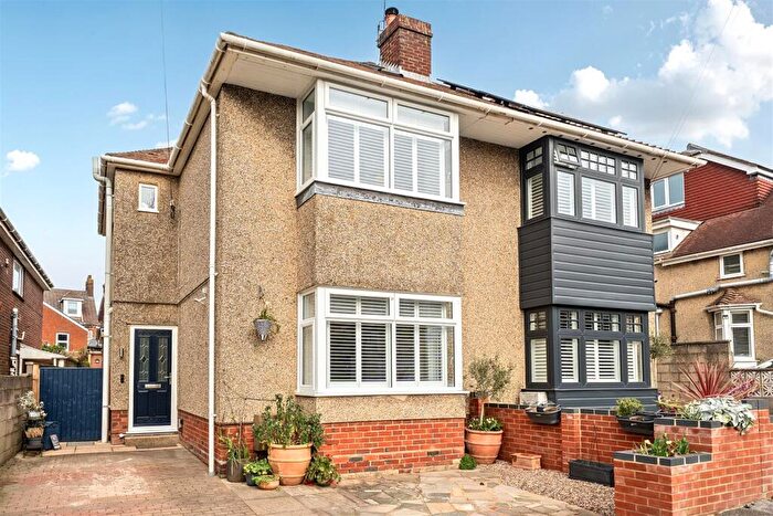 3 Bedroom Semi Detached House For Sale In Kings Road, Salisbury, SP1