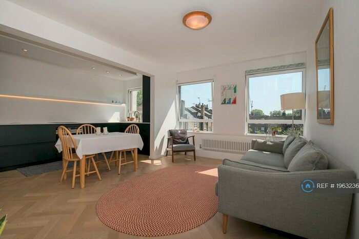 2 Bedroom Flat To Rent In Cleaver Square, London, SE11