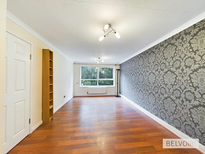 2 Bedroom Flat To Rent In Wheeleys Road, Birmingham, B15