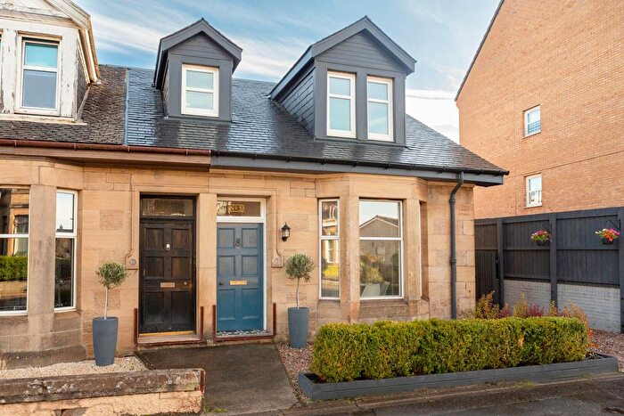 3 Bedroom End Of Terrace House For Sale In Cairnhill Road, Airdrie, ML6
