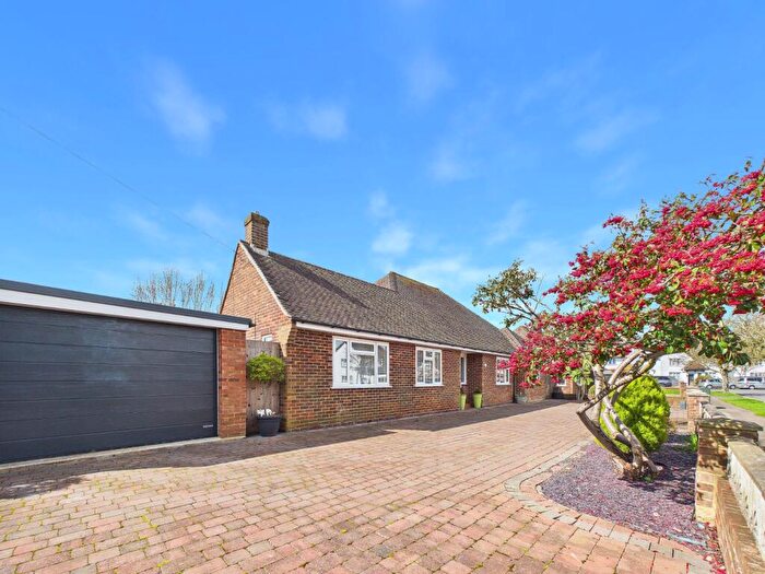 3 Bedroom Bungalow For Sale In Baldric Road, Folkestone, Kent, CT20