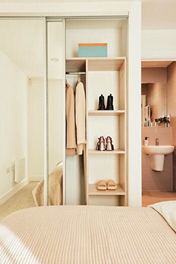 2 Bedroom Apartment To Rent In Park Square, Avebury Boulevard, Milton Keynes, MK9