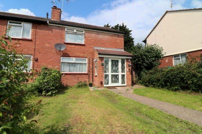 3 Bedroom Semi-Detached House To Rent In Wicklow Avenue, Chelmsford CM1