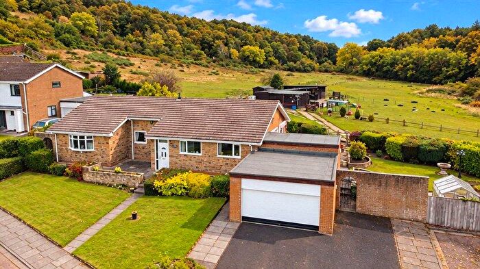 4 Bedroom Bungalow For Sale In Woodmans Way, Whickham, Newcastle Upon Tyne, Tyne And Wear, NE16