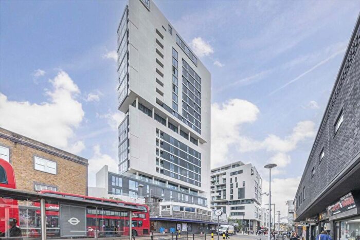 4 Bedroom Flat To Rent In City North Place, London, N4