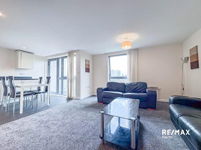 2 Bedroom Flat To Rent In Elmira Way, Salford, M5