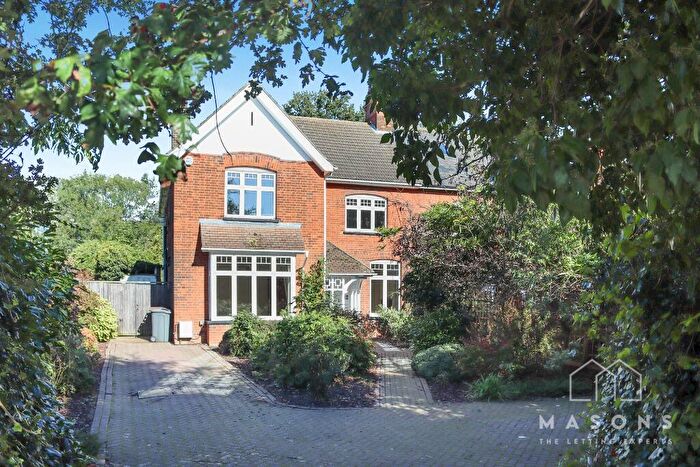 5 Bedroom Semi-Detached House To Rent In Green Street, Stevenage Old Town, Hertfordshire, SG1