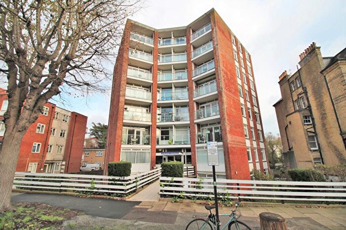 1 Bedroom Apartment For Sale In The Drive, Hove, BN3