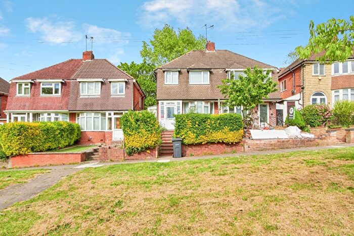 3 Bedroom Semi-detached House For Sale In Brandwood Park Road, Birmingham, West Midlands, B14