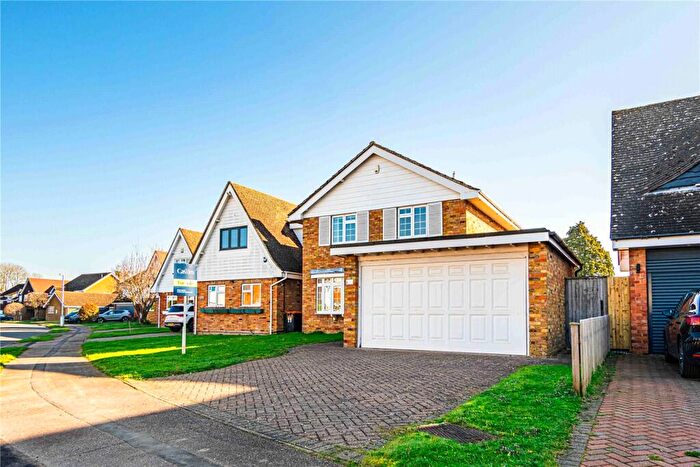 3 Bedroom Detached House For Sale In The Orchards, Eaton Bray, Central Bedfordshire, LU6