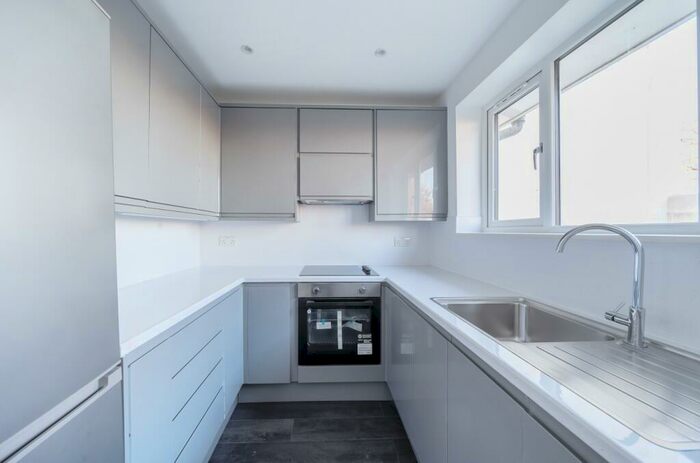 2 Bedroom Maisonette To Rent In Dalrymple Road London, SE4