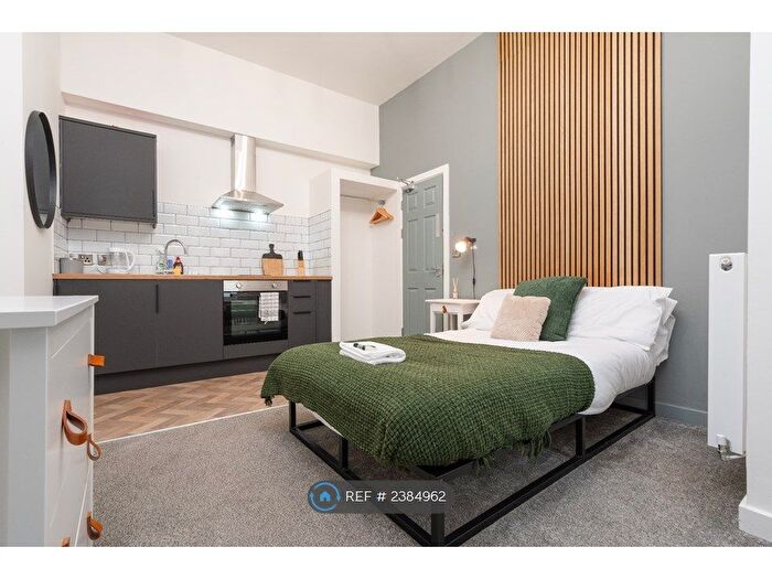 8 Bedroom Semi-Detached House To Rent In Gregory Boulevard, Nottingham, NG7